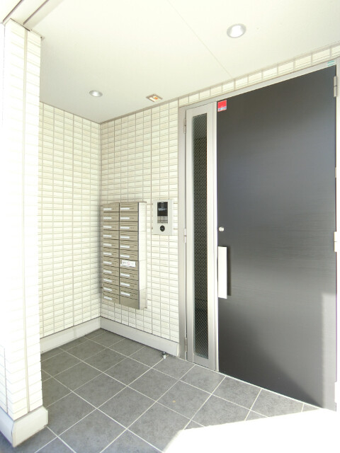 ��ʌ��z�J�s���C�N�^�E���U���ڂ̃A�p�[�g�̃G���g�����X