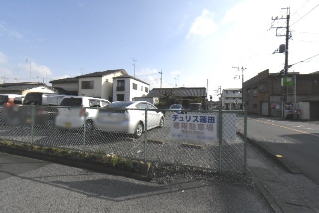 ��ʌ��@�c�s���P���ڂ̃}���V�����̒��ԏ�