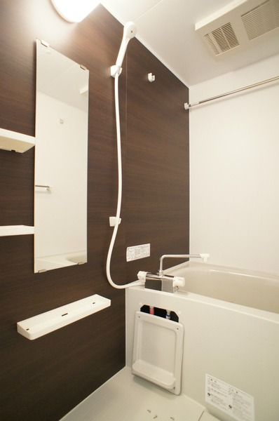 ��ʌ�����s�˒˂R���ڂ̃}���V�����̃o�X