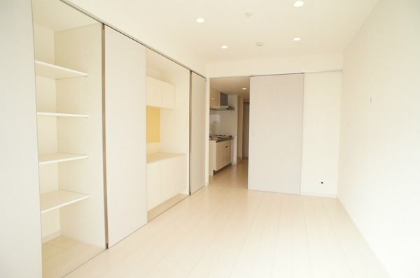 ��ʌ�����s�˒˂R���ڂ̃}���V�����̂��̑������E�X�y�[�X