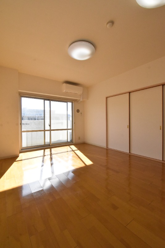 ��ʌ��������܎s�Y�a���ՂP�O���ڂ̃}���V�����̋��ԁE���r���O