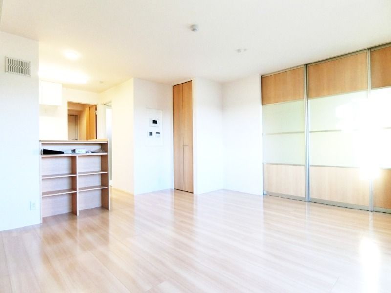 ��ʌ��������܎s�k��y�C���Q���ڂ̃A�p�[�g�̋��ԁE���r���O