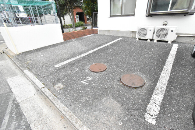 ��ʌ��������܎s�΋擌�Y�a�V���ڂ̃}���V�����̒��ԏ�