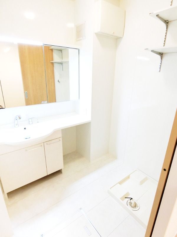 ��ʌ��������܎s�k��y�C���Q���ڂ̃A�p�[�g�̐��ʏ�