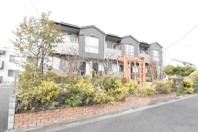 ��ʌ��������܎s���搼��{�R����57-2�̃A�p�[�g�̌����O��