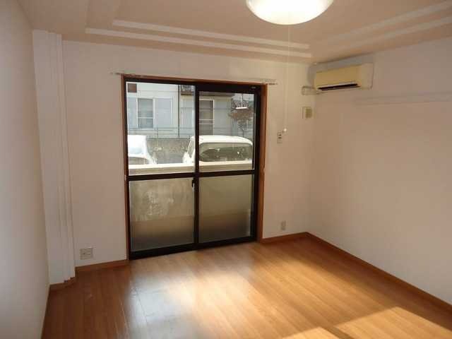 ��ʌ��@�c�s�֎R�S���ڂ̃A�p�[�g�̋��ԁE���r���O