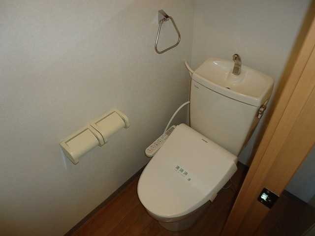 ��ʌ��@�c�s�֎R�S���ڂ̃A�p�[�g�̃g�C��