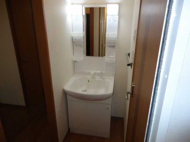 ��ʌ��@�c�s�֎R�S���ڂ̃A�p�[�g�̐��ʏ�