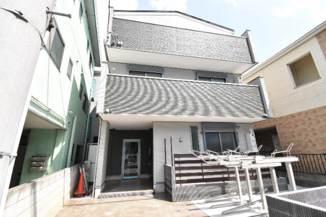 ��ʌ�����s�씵���J�S���ڂ̃A�p�[�g�̌����O��