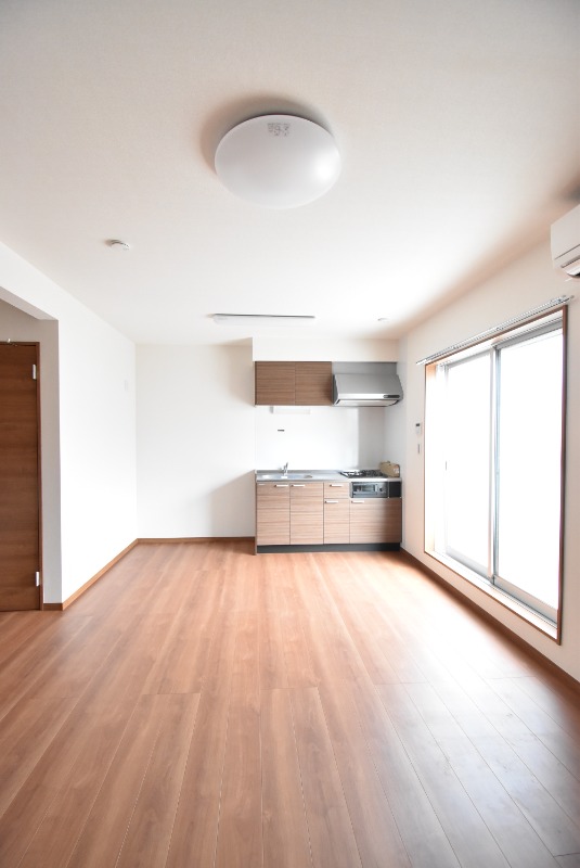 ��ʌ�����s�厚�ԎR�̃A�p�[�g�̋��ԁE���r���O