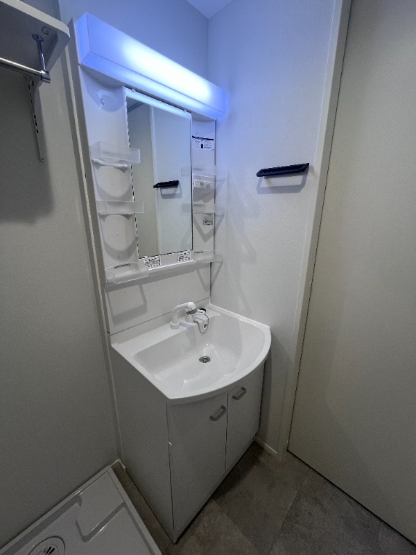 ��ʌ��������܎s�������a�c���Q���ڂ̃A�p�[�g�̐��ʏ�