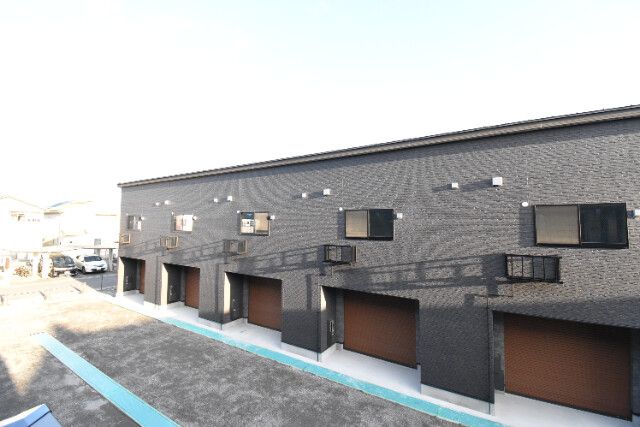 ��ʌ�����s�厚�v���q��V�c21�̃A�p�[�g�̌����O��