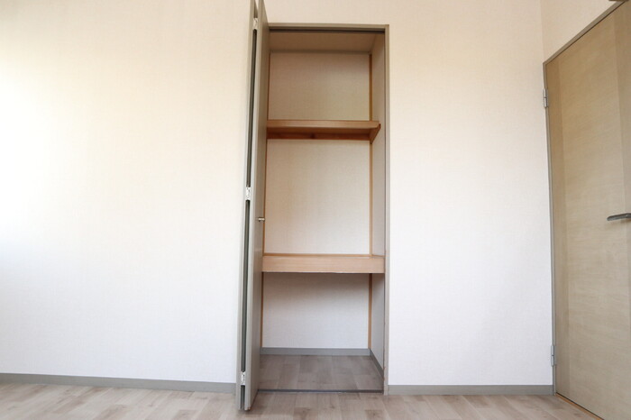 ��ʌ�����s����Q���ڂ̃A�p�[�g�̎��[