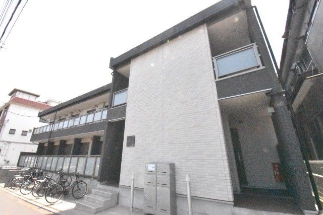 ��ʌ��������܎s�΋擌�Y�a�V����43-6�̃A�p�[�g�̌����O��