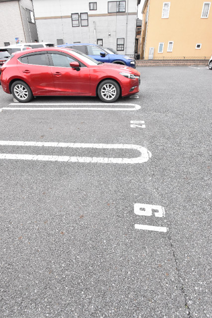 ��ʌ�����s�˒˓�P���ڂ̃}���V�����̒��ԏ�