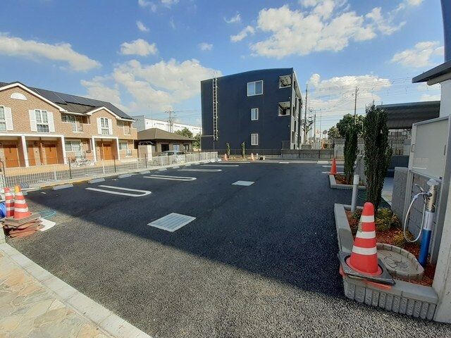 ��ʌ��������܎s������[��Q���ڂ̃A�p�[�g�̒��ԏ�