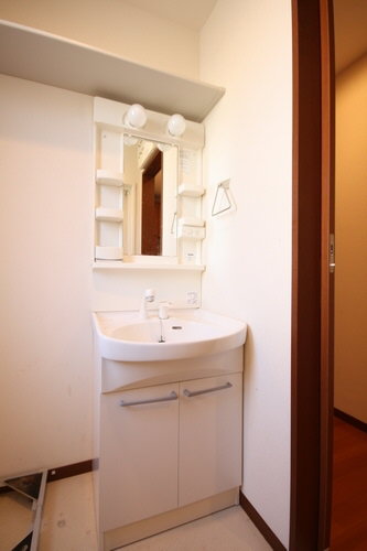 ��ʌ��������܎s�Y�a��j���J�Q���ڂ̃A�p�[�g�̐��ʏ�