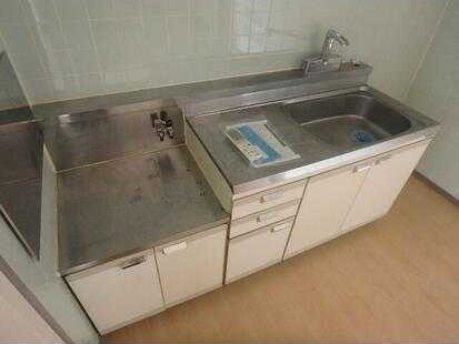 ��ʌ��������܎s��{��V�����P���ڂ̃}���V�����̃L�b�`��