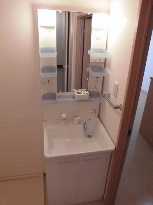 ��ʌ������s�h���R���ڂ̃A�p�[�g�̐��ʏ�