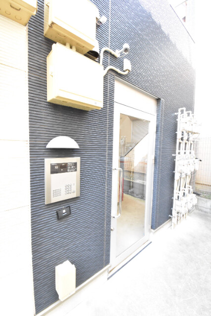 ��ʌ��������܎s�k����i���Q���ڂ̃A�p�[�g�̃G���g�����X