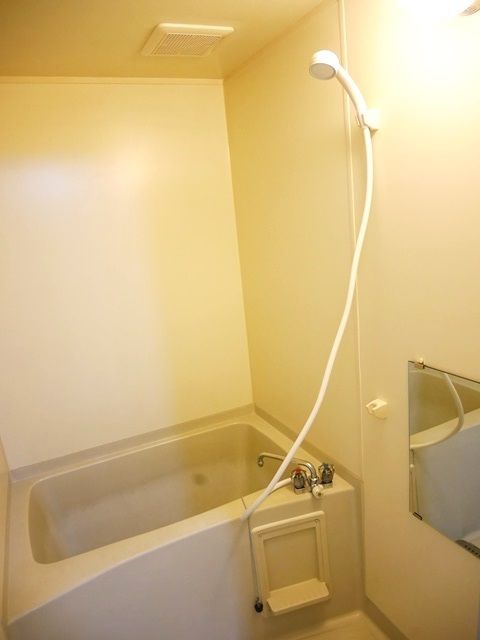 ��ʌ��������܎s�����擌��{�U���ڂ̃A�p�[�g�̃o�X