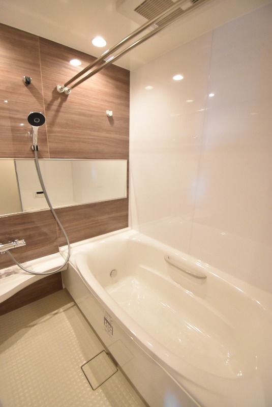 ��ʌ��O���s����c�Q���ڂ̃}���V�����̃o�X