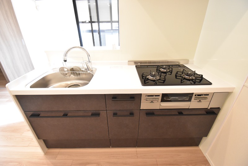 ��ʌ��O���s����c�Q���ڂ̃}���V�����̃L�b�`��