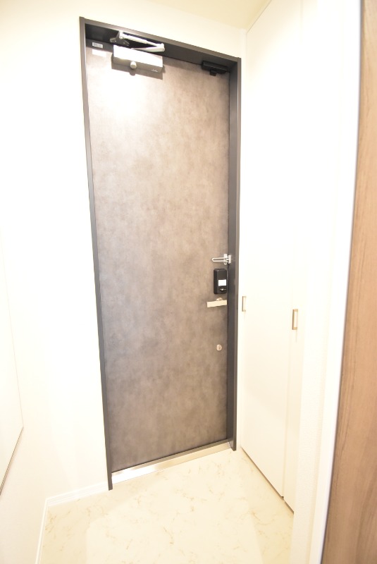 ��ʌ��O���s����c�Q���ڂ̃}���V�����̌���