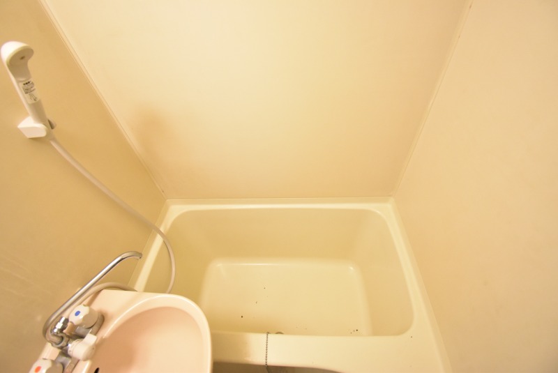 ��ʌ�����s������S���ڂ̃A�p�[�g�̃o�X