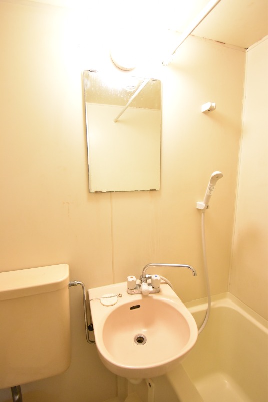 ��ʌ�����s������S���ڂ̃A�p�[�g�̐��ʏ�