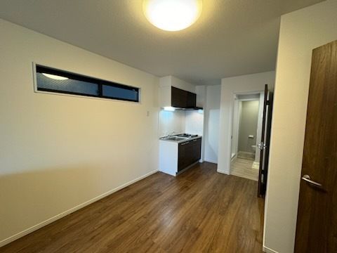 ��ʌ��t�����s�J���R���ڂ̃A�p�[�g�̋��ԁE���r���O