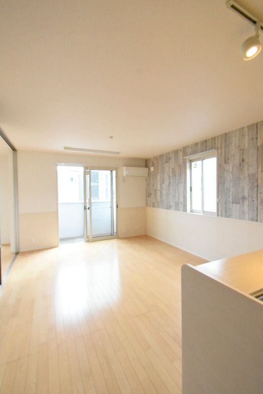 ��ʌ��������܎s�����攪���q�R���ڂ̃A�p�[�g�̋����E���r���O