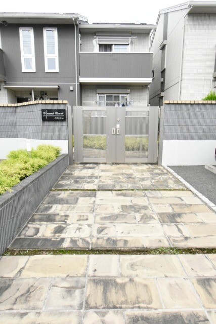 ��ʌ��������܎s�����攪���q�R���ڂ̃A�p�[�g�̃G���g�����X