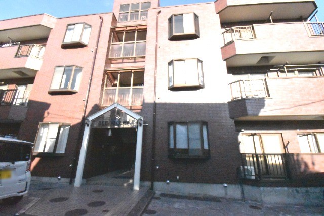 ��ʌ�����s������Q����15-32�̃}���V�����̌����O��