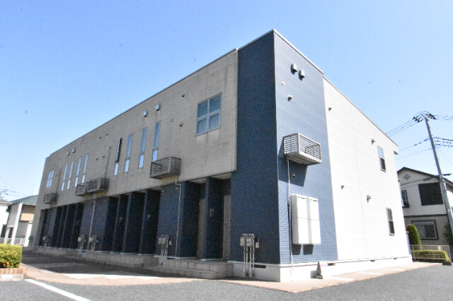 ��ʌ������s�V�����S���ڂ̃A�p�[�g�̃G���g�����X