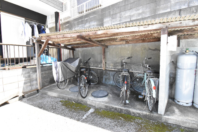 ��ʌ�����s�厚������̃A�p�[�g�̂��̑�