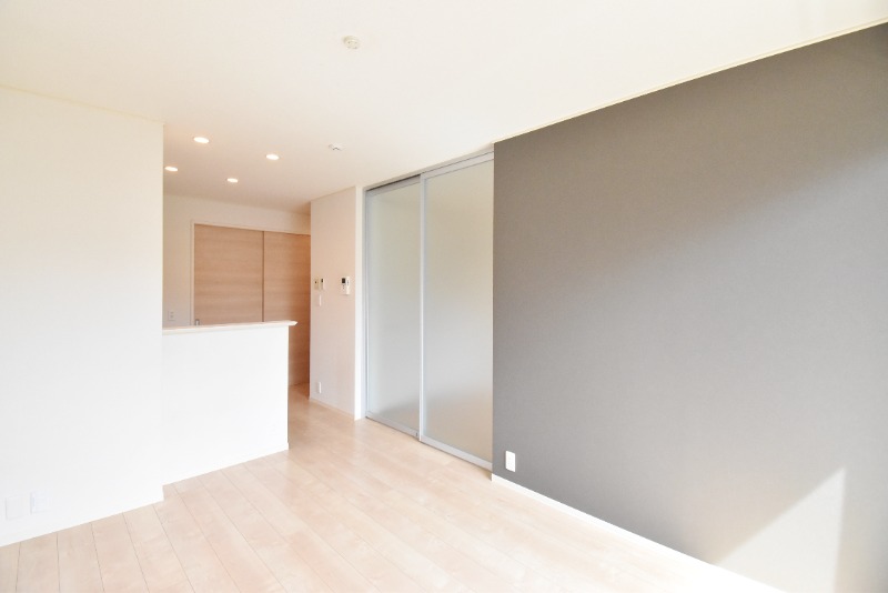 ��ʌ�����s�厚���s���т̃A�p�[�g�̋��ԁE���r���O