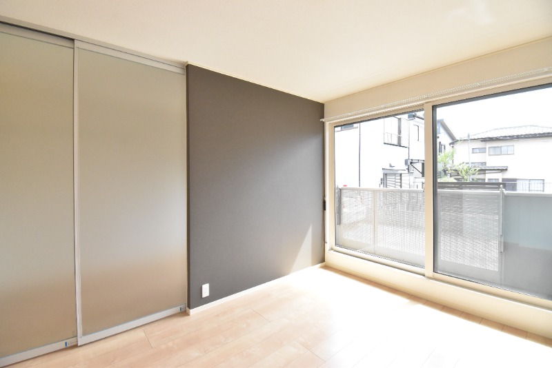 ��ʌ�����s�厚���s���т̃A�p�[�g�̋����E���r���O