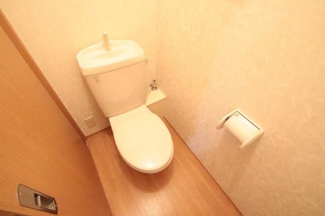 ��ʌ��������܎s�΋摾�c�E�R���ڂ̃e���X�n�E�X�̃g�C��