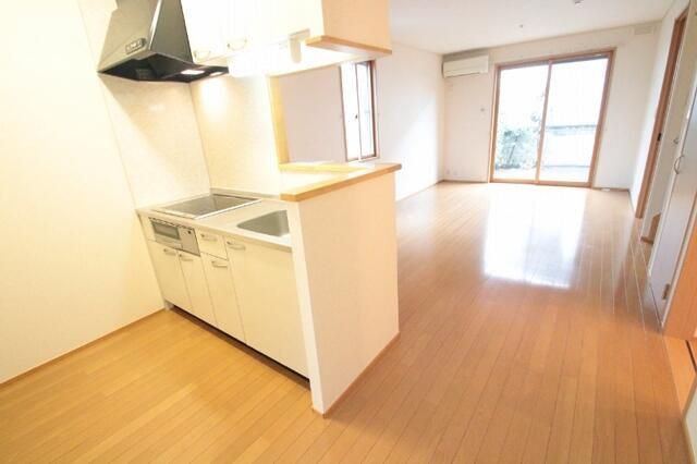 ��ʌ��������܎s�΋摾�c�E�R���ڂ̃e���X�n�E�X�̂��̑������E�X�y�[�X