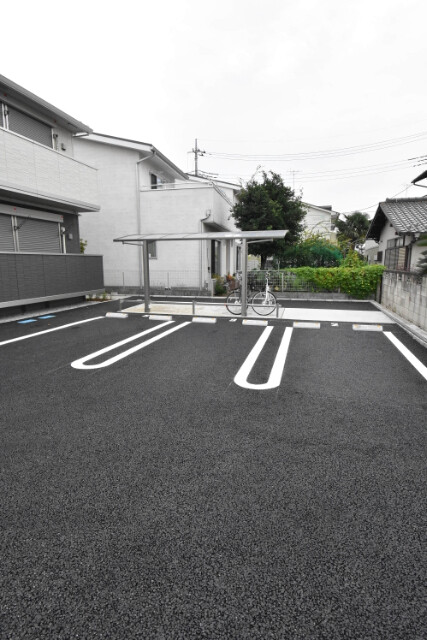 ��ʌ��������܎s����厚�w��̃A�p�[�g�̒��ԏ�