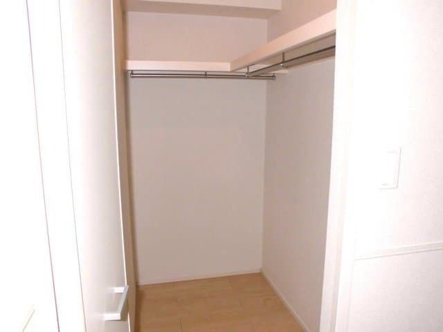 ��ʌ��������܎s�΋�厚�O���̃A�p�[�g�̎��[