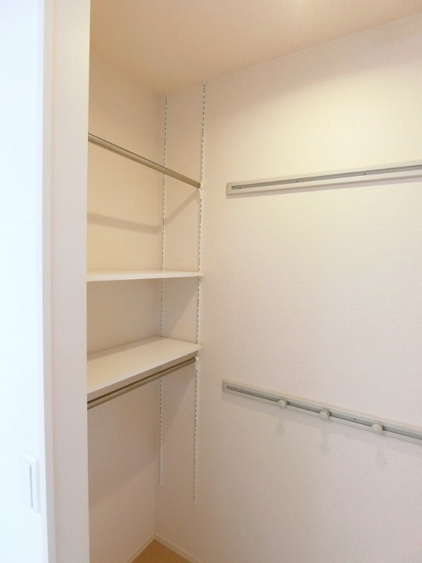 ��ʌ�����s�厚���s�̃A�p�[�g�̎��[