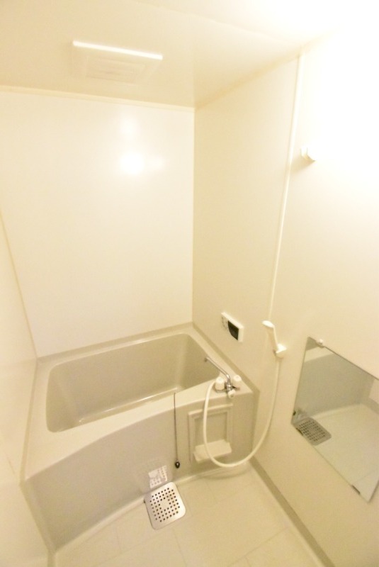 ��ʌ�����s�˒˓��Q���ڂ̃A�p�[�g�̃o�X