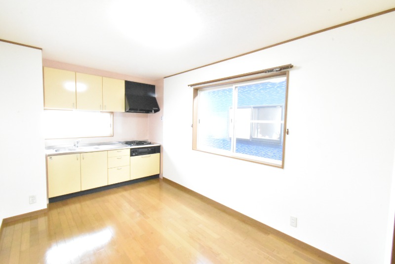 ��ʌ�����s�˒˓��S���ڂ̃A�p�[�g�̋��ԁE���r���O