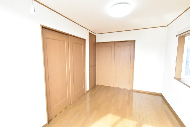 ��ʌ�����s�˒˓��S���ڂ̃A�p�[�g�̎q������