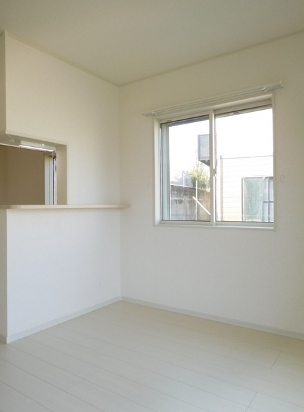 ��ʌ��������܎s�΋�厚�����̃e���X�n�E�X�̋��ԁE���r���O