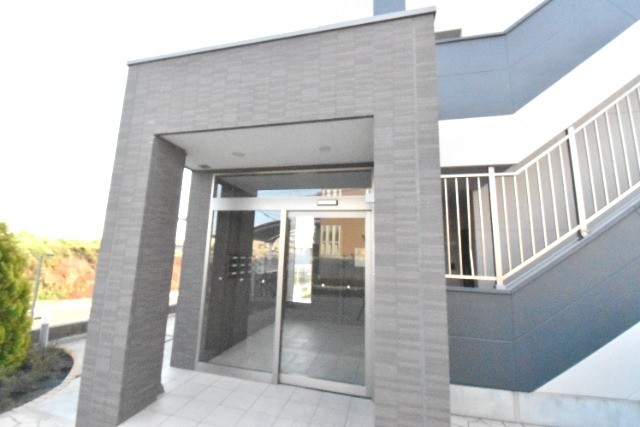 ��ʌ��������܎s�΋�厚���̃}���V�����̃G���g�����X