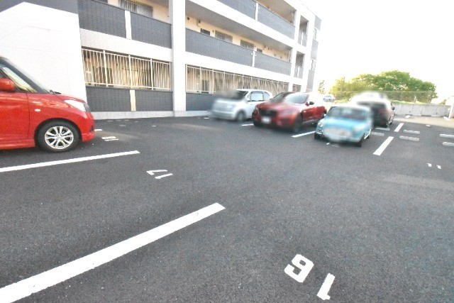 ��ʌ��������܎s�΋�厚���̃}���V�����̒��ԏ�