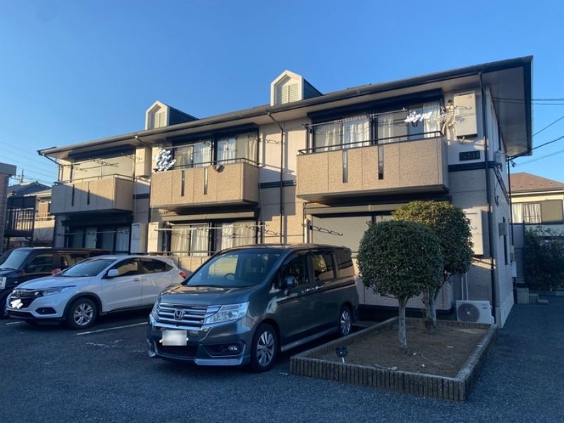 ��ʌ���z�s���c���̃A�p�[�g�̌����O��